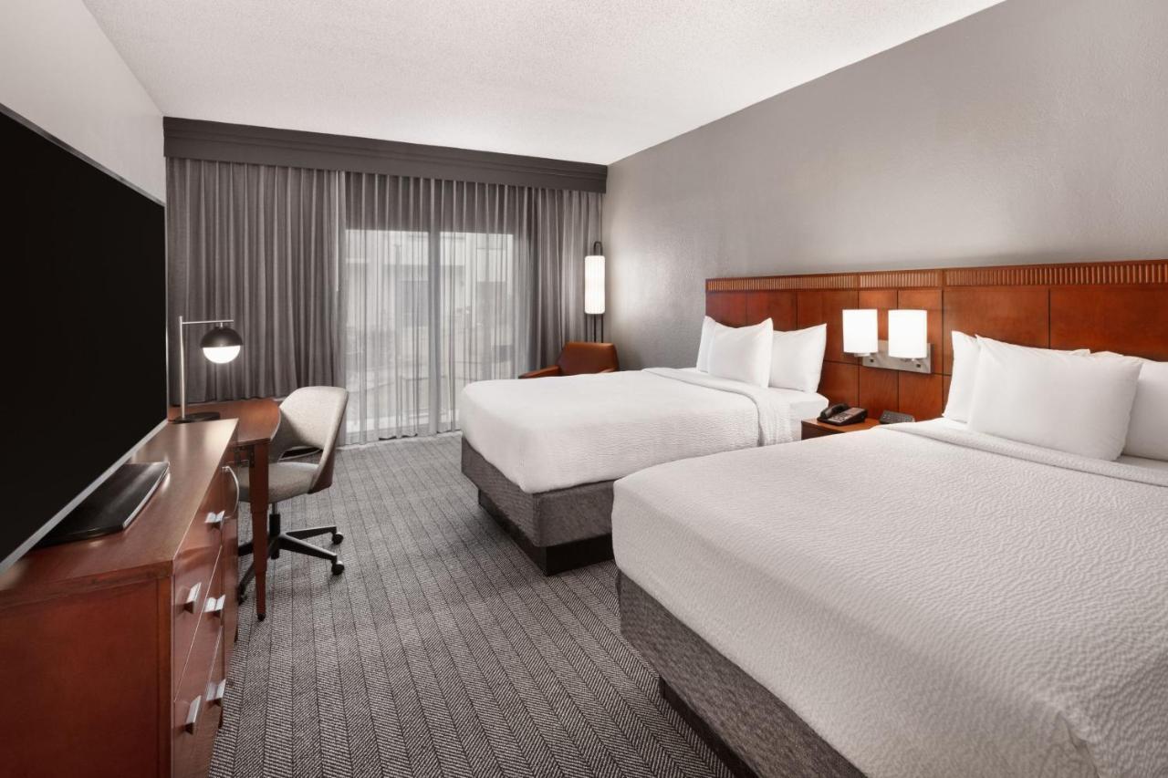 Courtyard By Marriott Memphis Airport Hotel Exterior photo