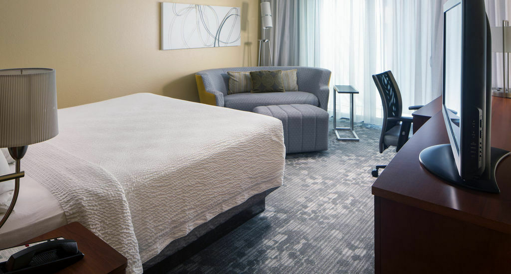 Courtyard By Marriott Memphis Airport Hotel Exterior photo